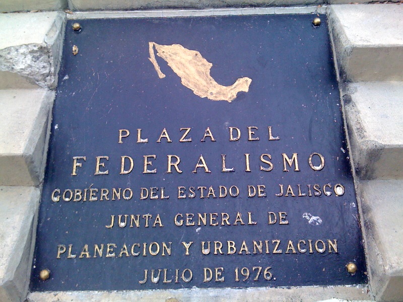 En donde esta la silueta de MÃ©xico originalmente estaba un modelo a escala del monumento.